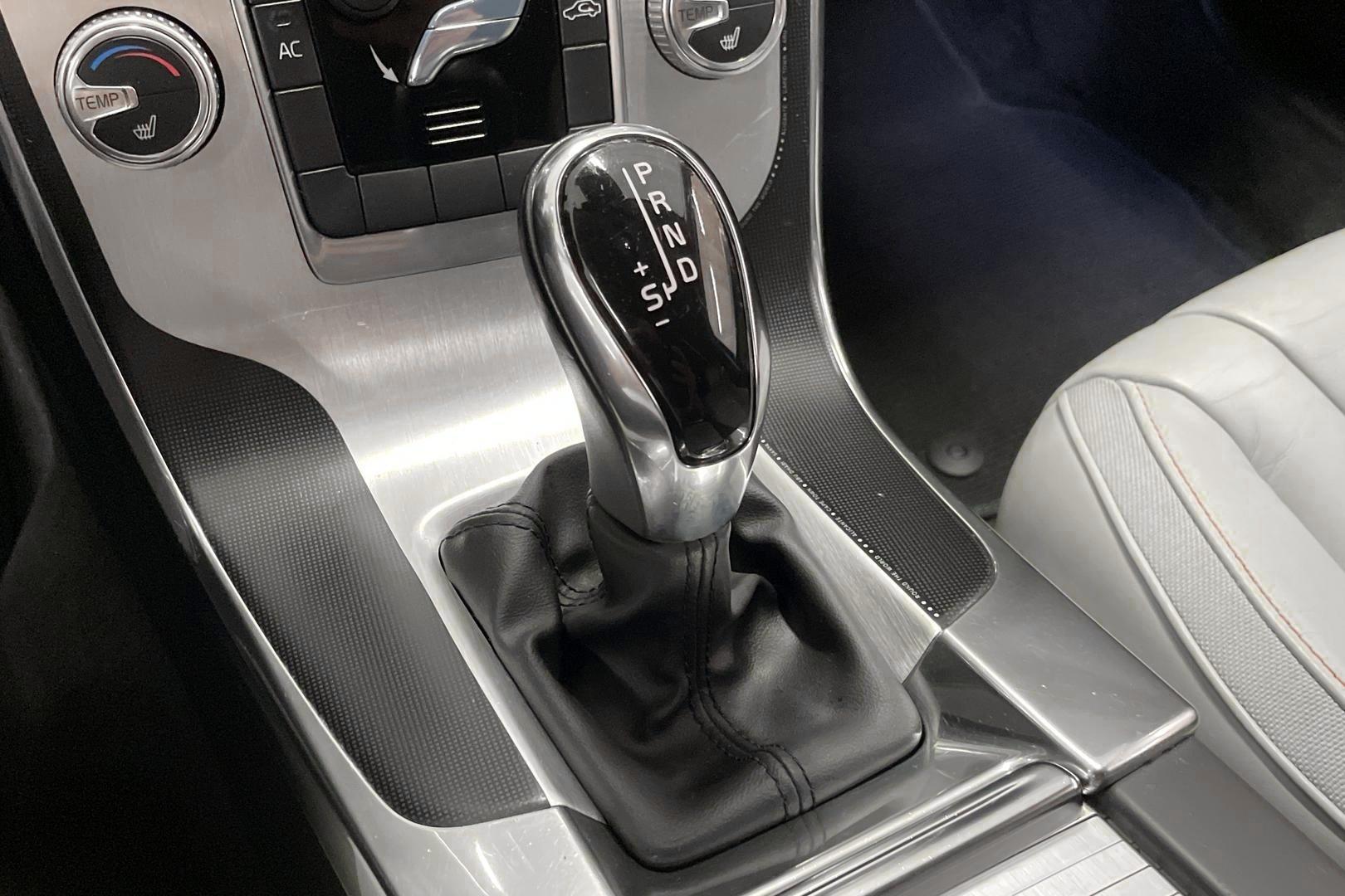 Volvo V60 2015