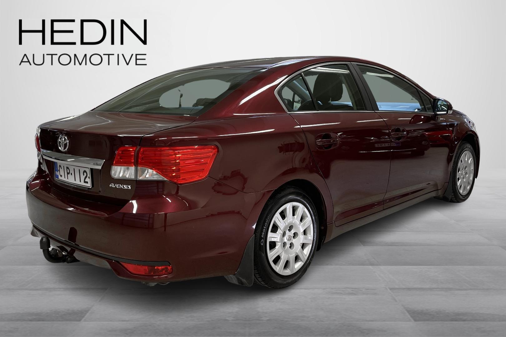 Toyota Avensis 2012