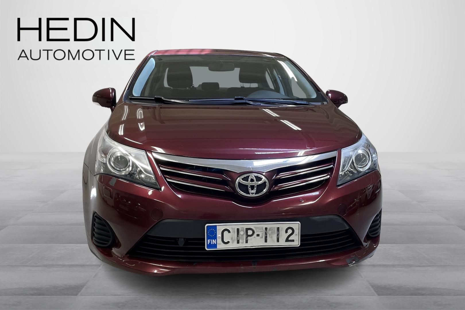 Toyota Avensis 2012