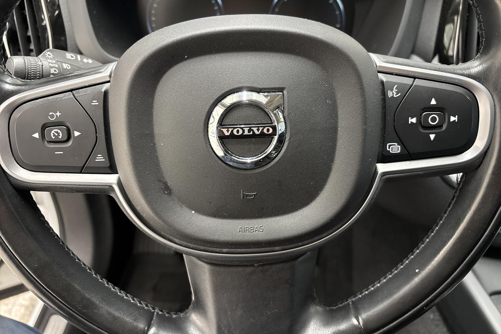 VOLVO XC60 2018