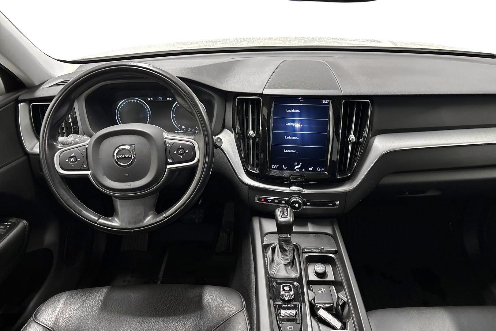 VOLVO XC60 2018