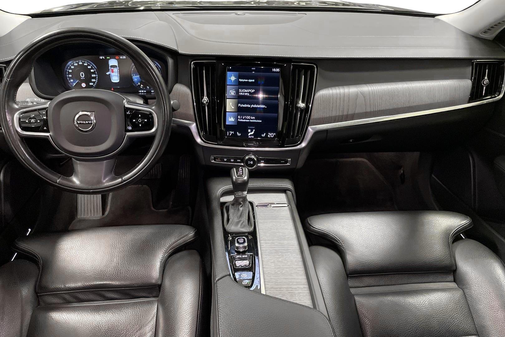 Volvo S90 10