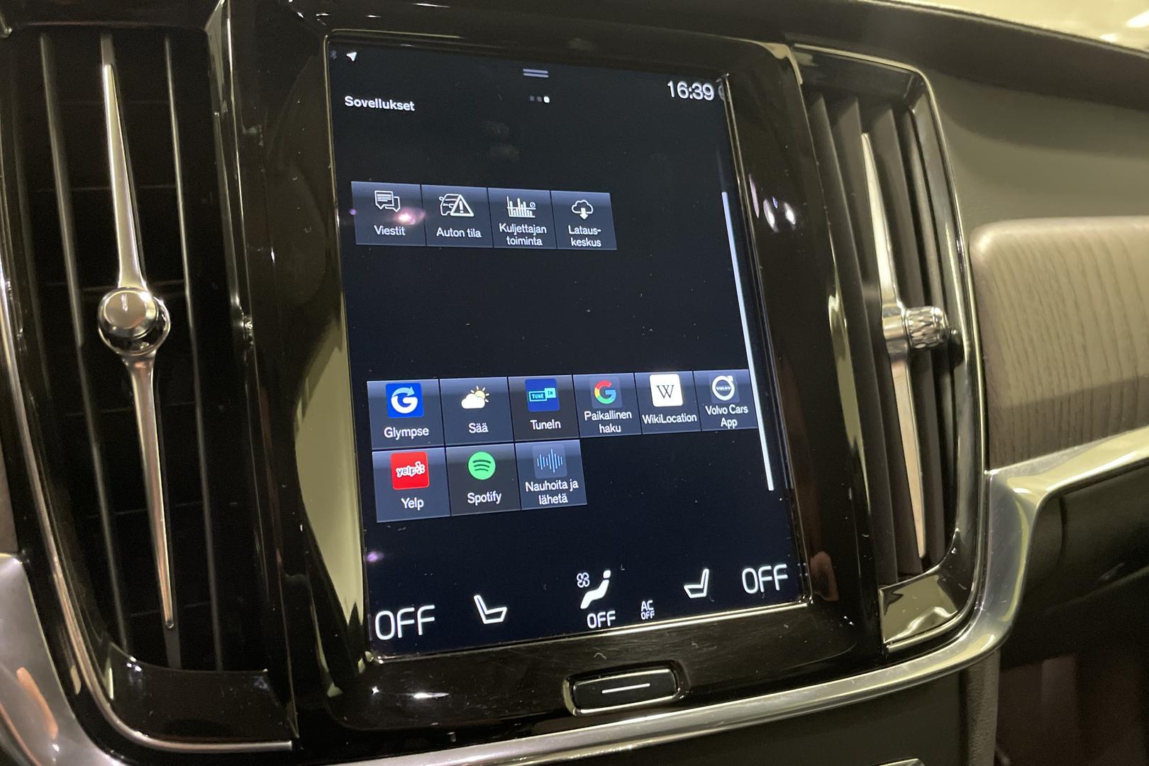 Volvo S90 25