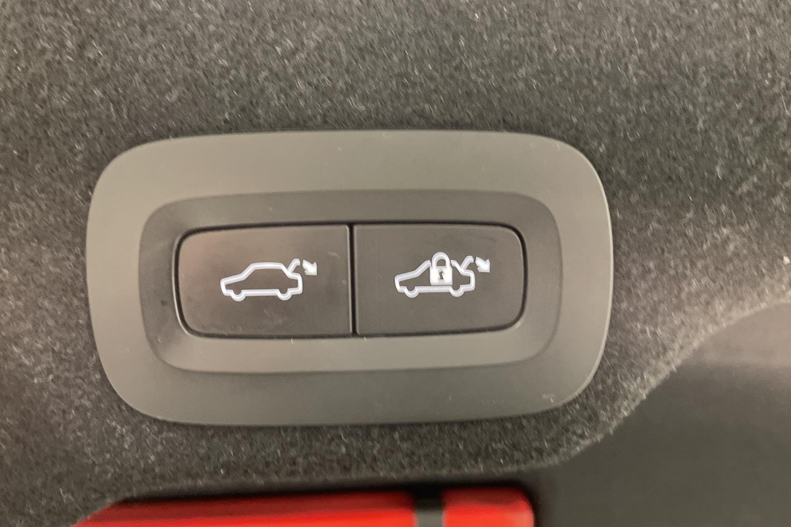 Volvo S90 33