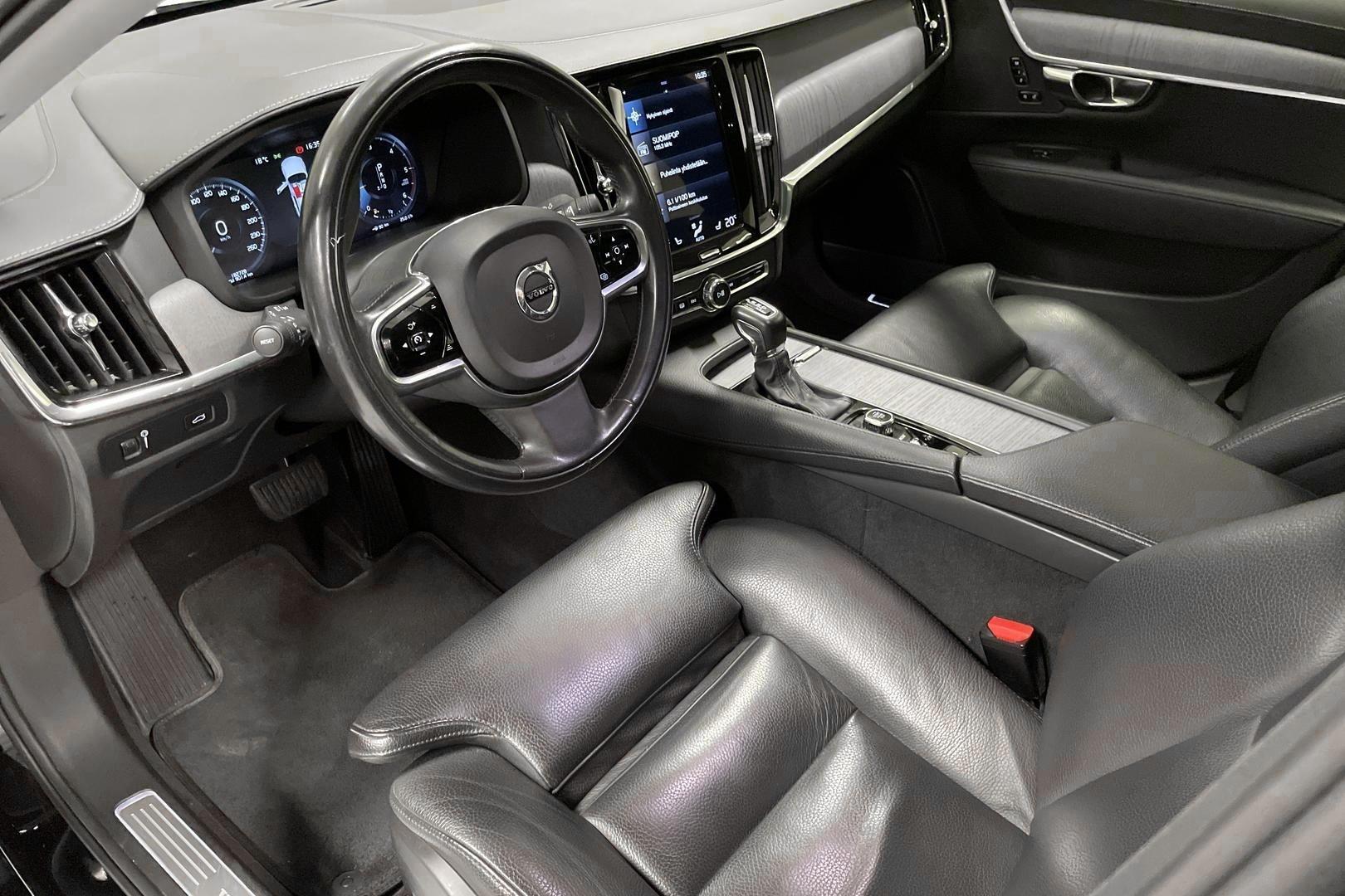 Volvo S90 9