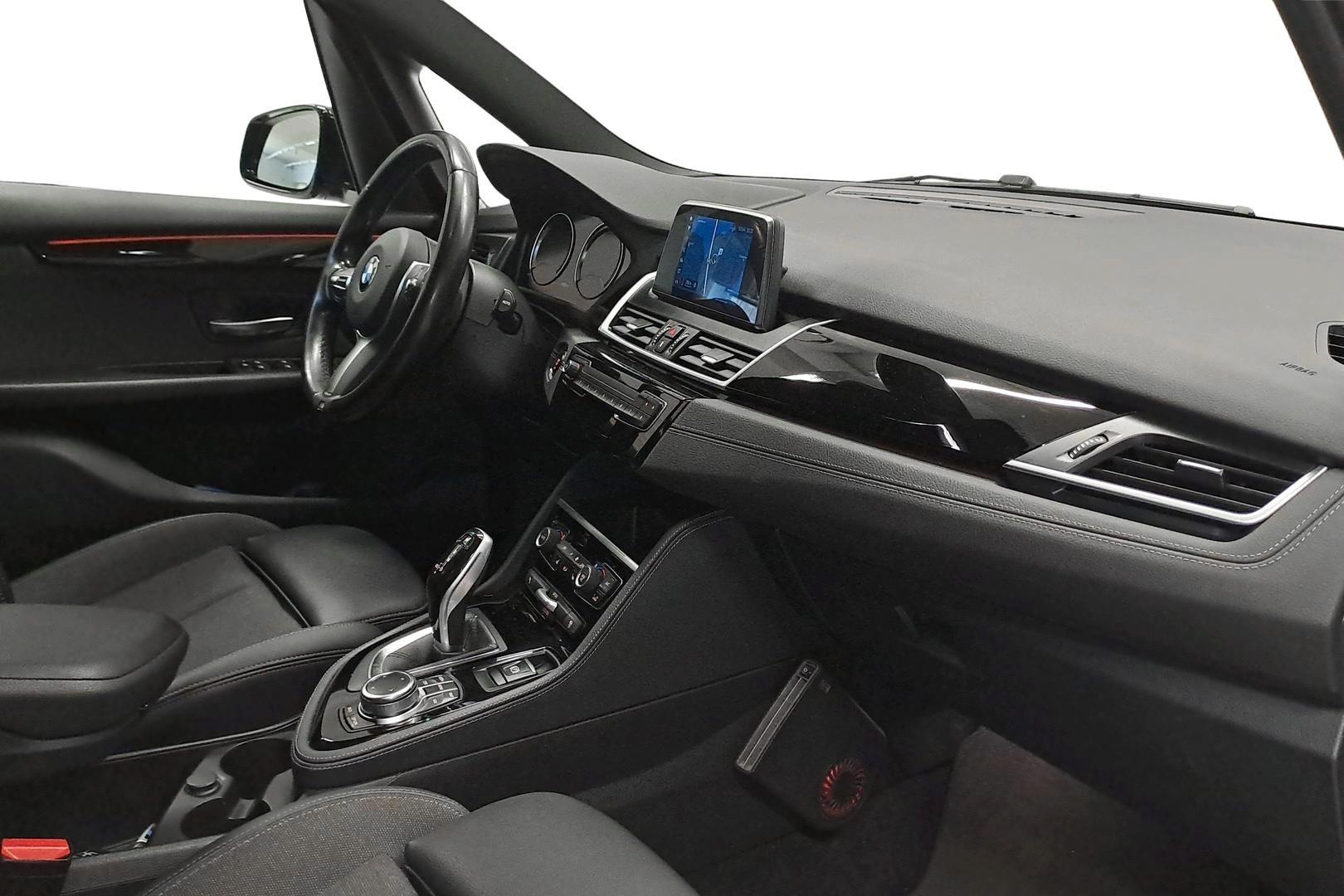 BMW 218 2022