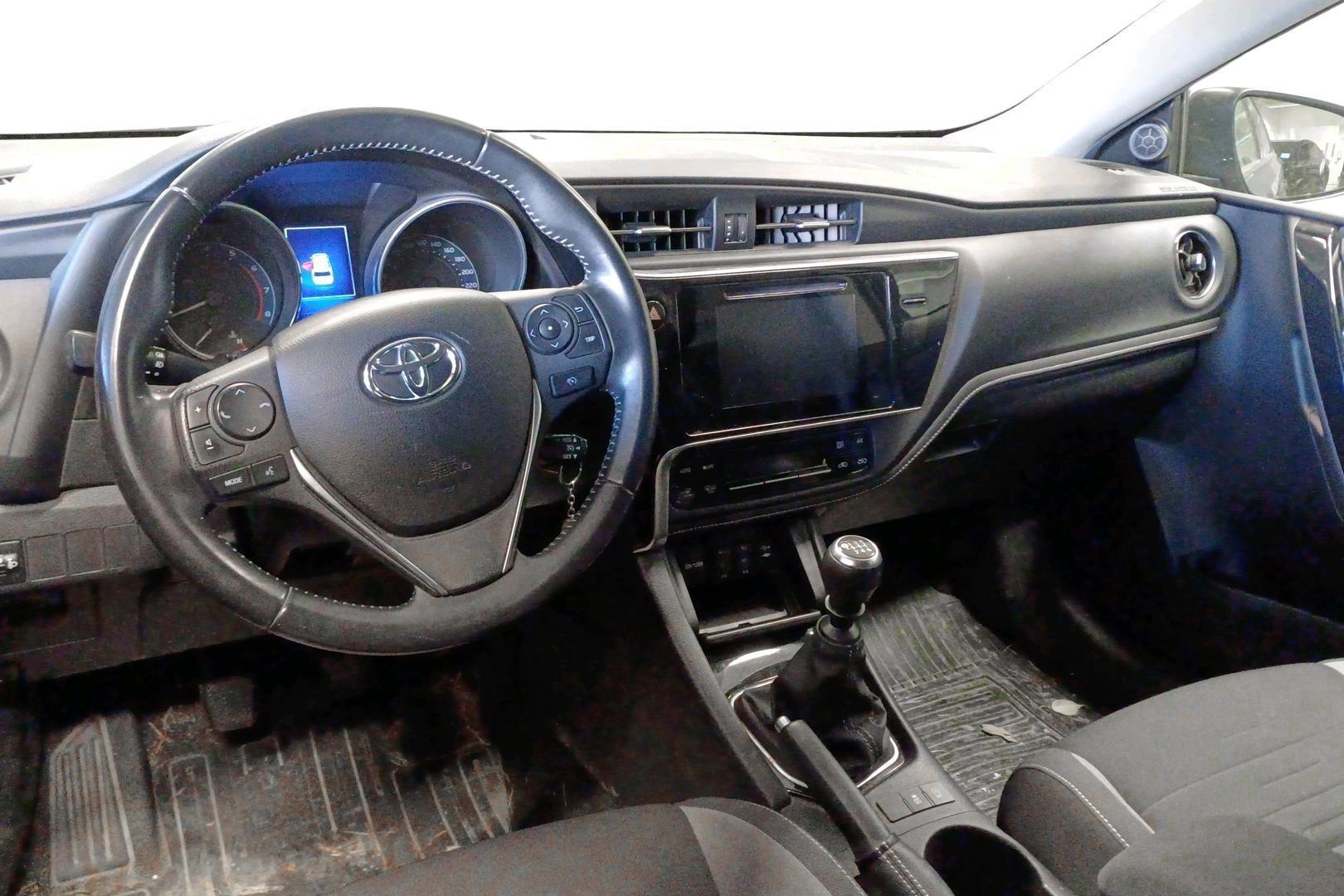 Toyota Auris 2016