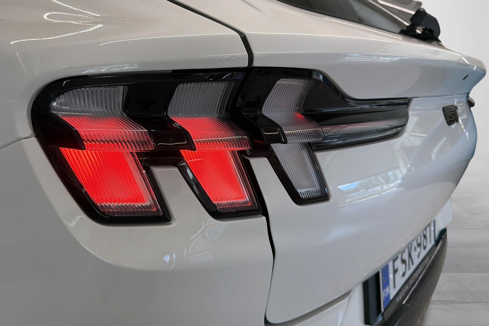 FORD Mustang Mach-E 2025