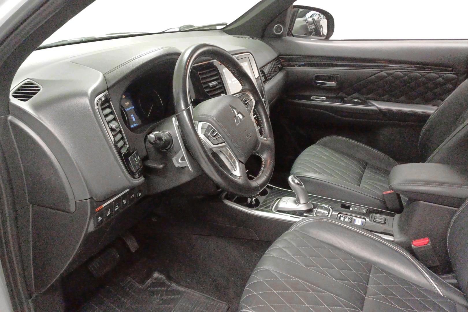 Mitsubishi Outlander PHEV 2020