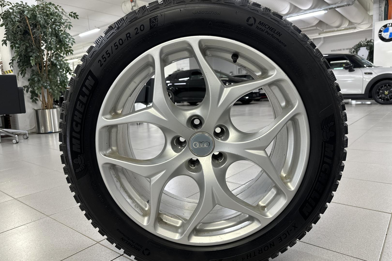 AUDI Q7 2015