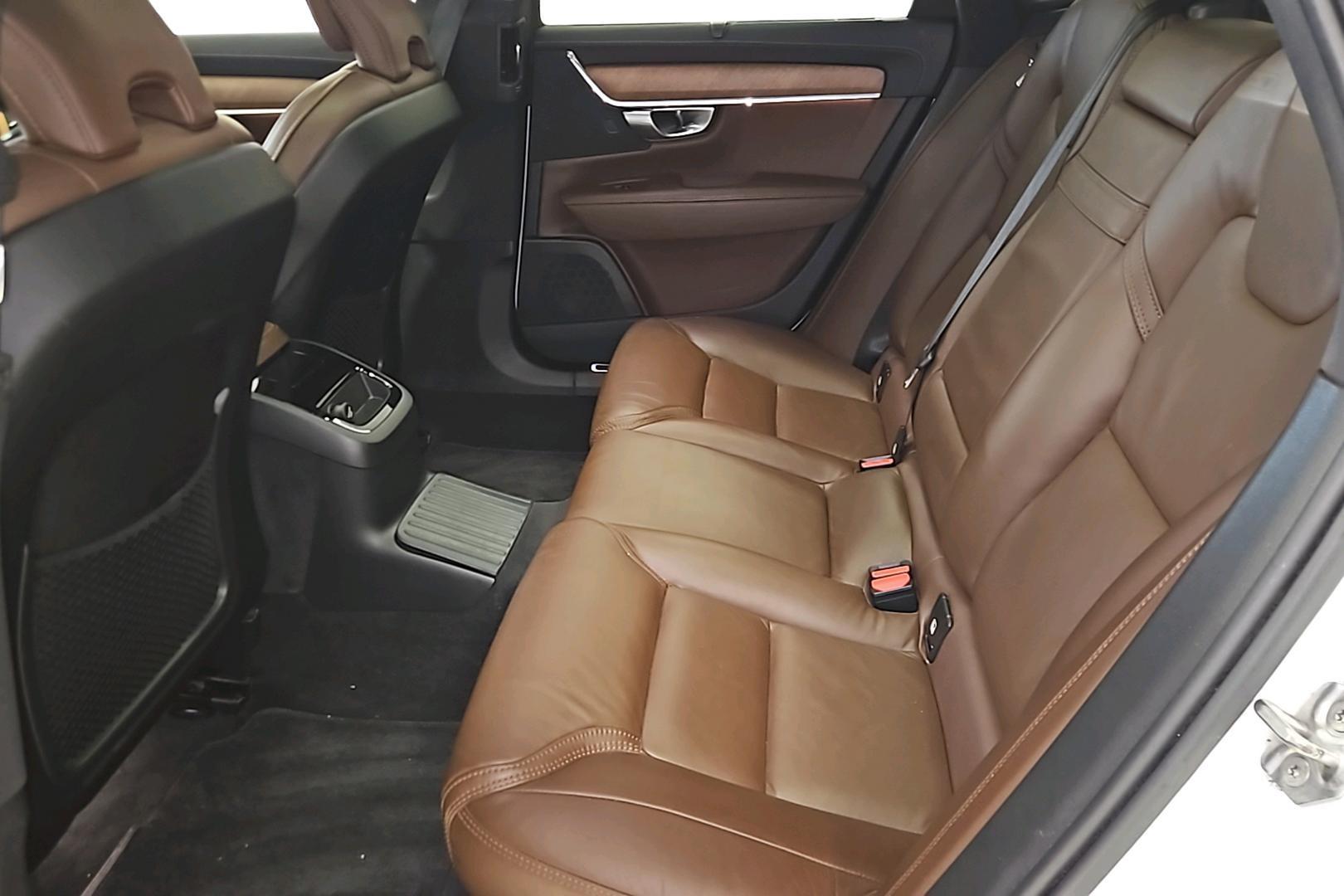 Volvo V90 11