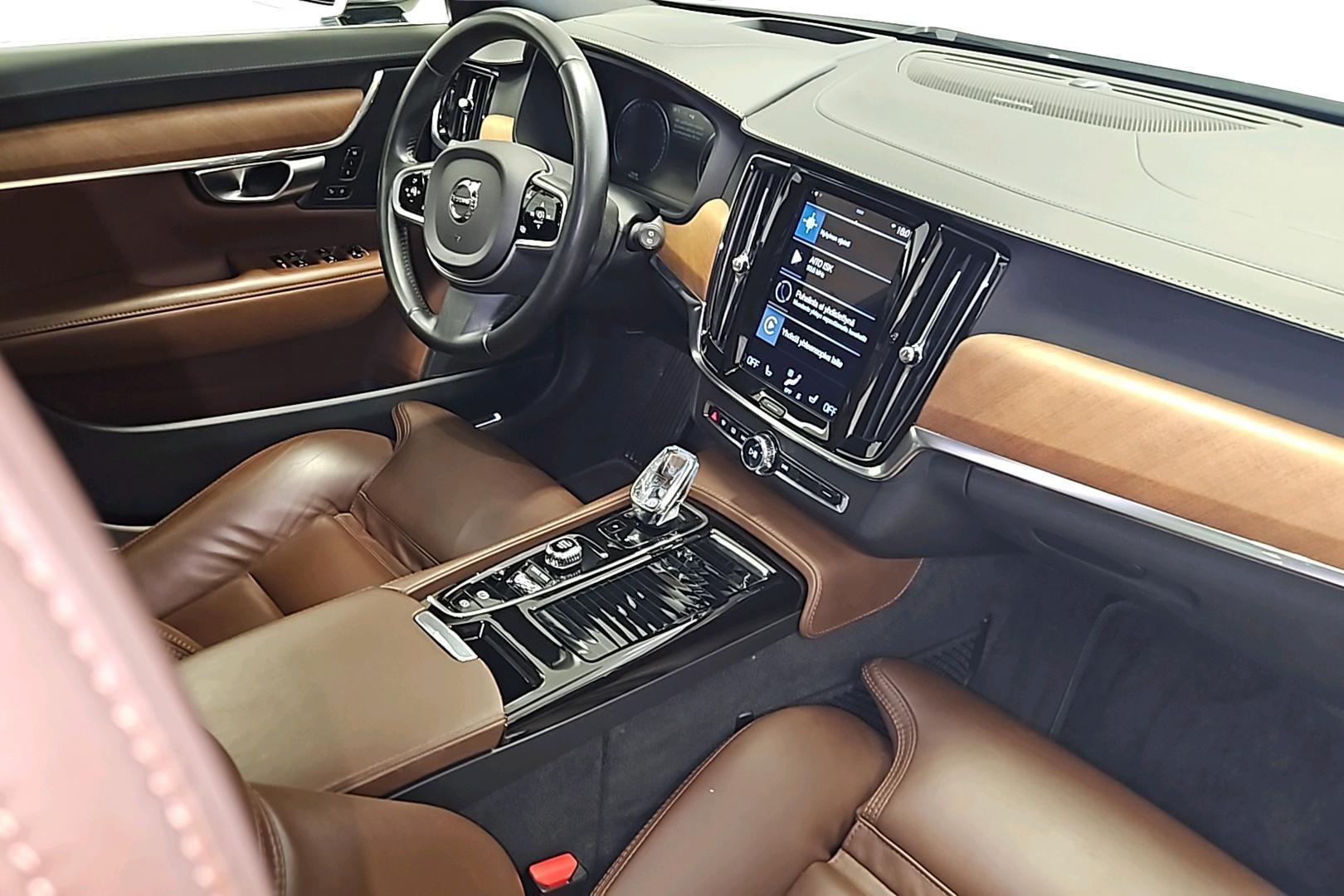 Volvo V90 14
