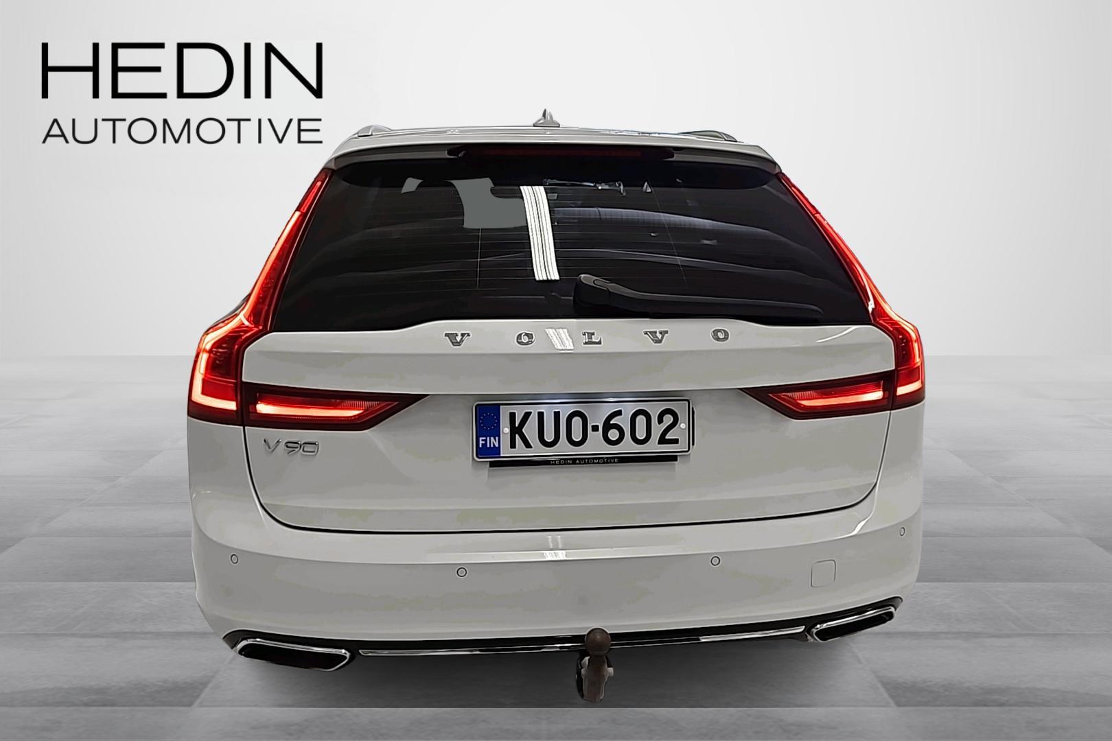 Volvo V90 4