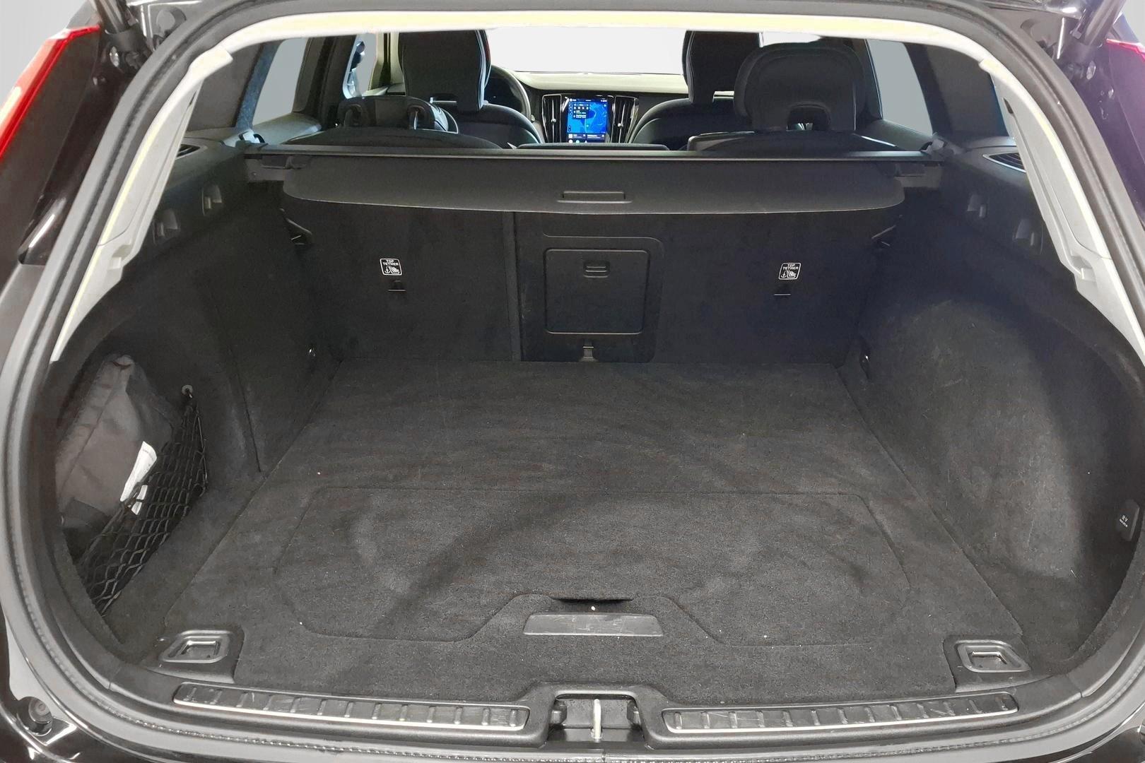 Volvo V60 2023