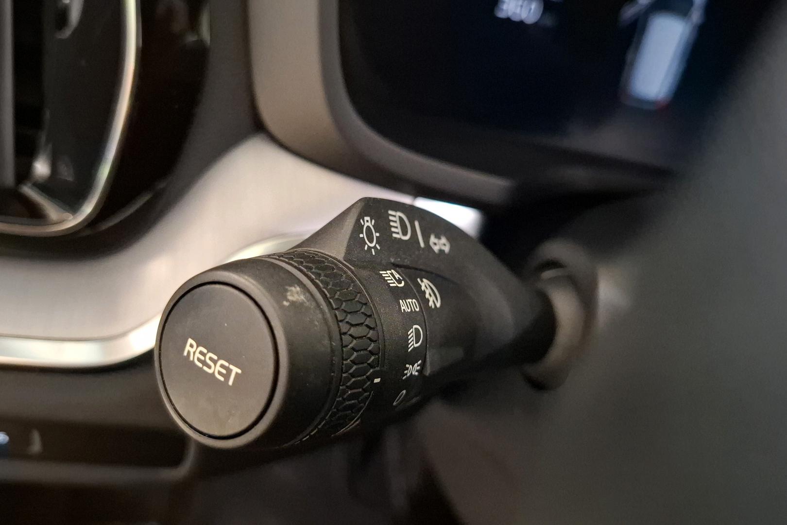 Volvo V60 2023