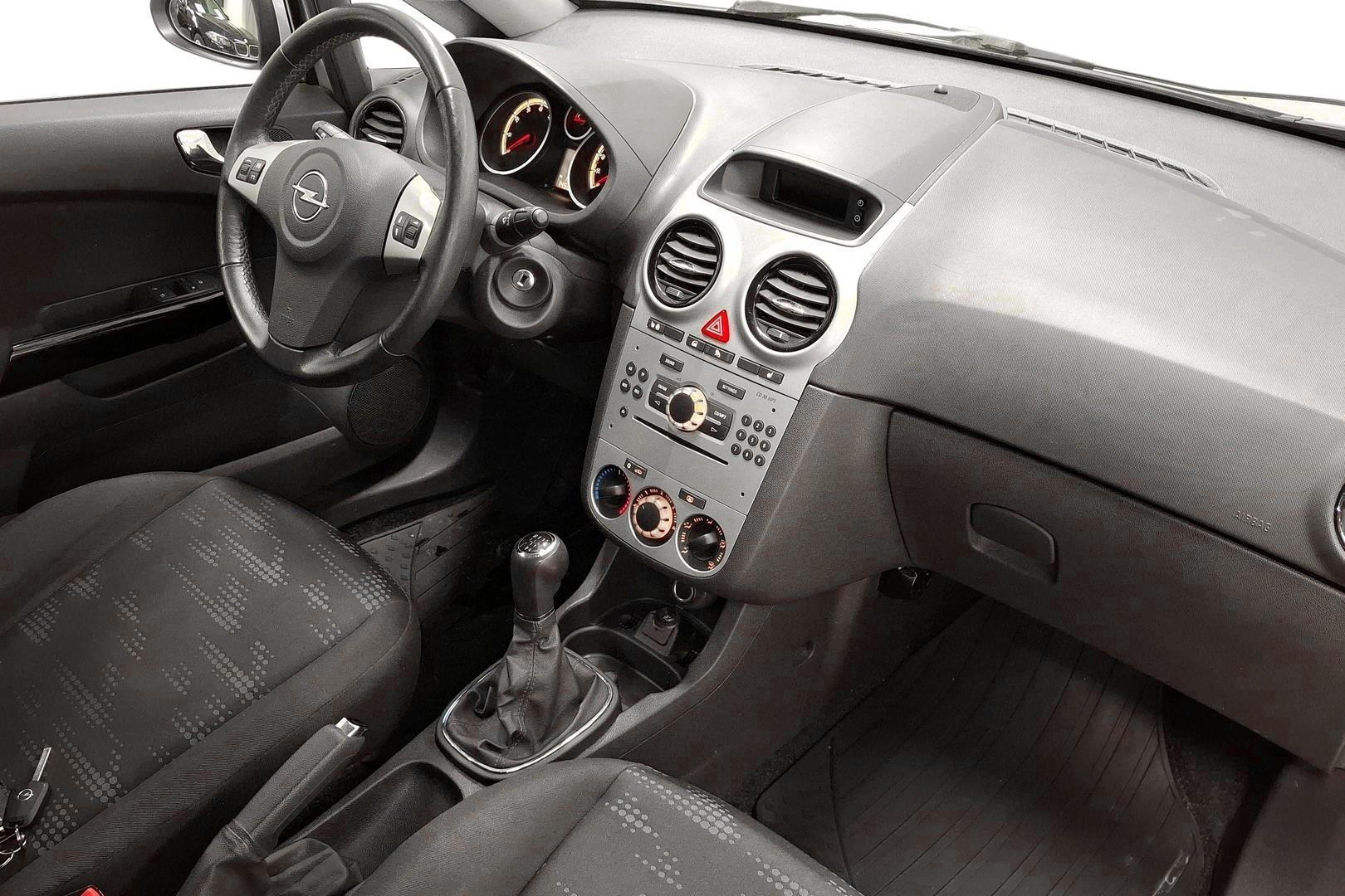 OPEL CORSA 2011