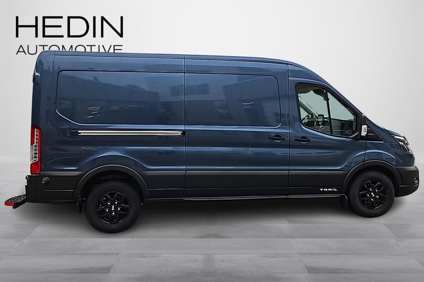 Ford Transit 8