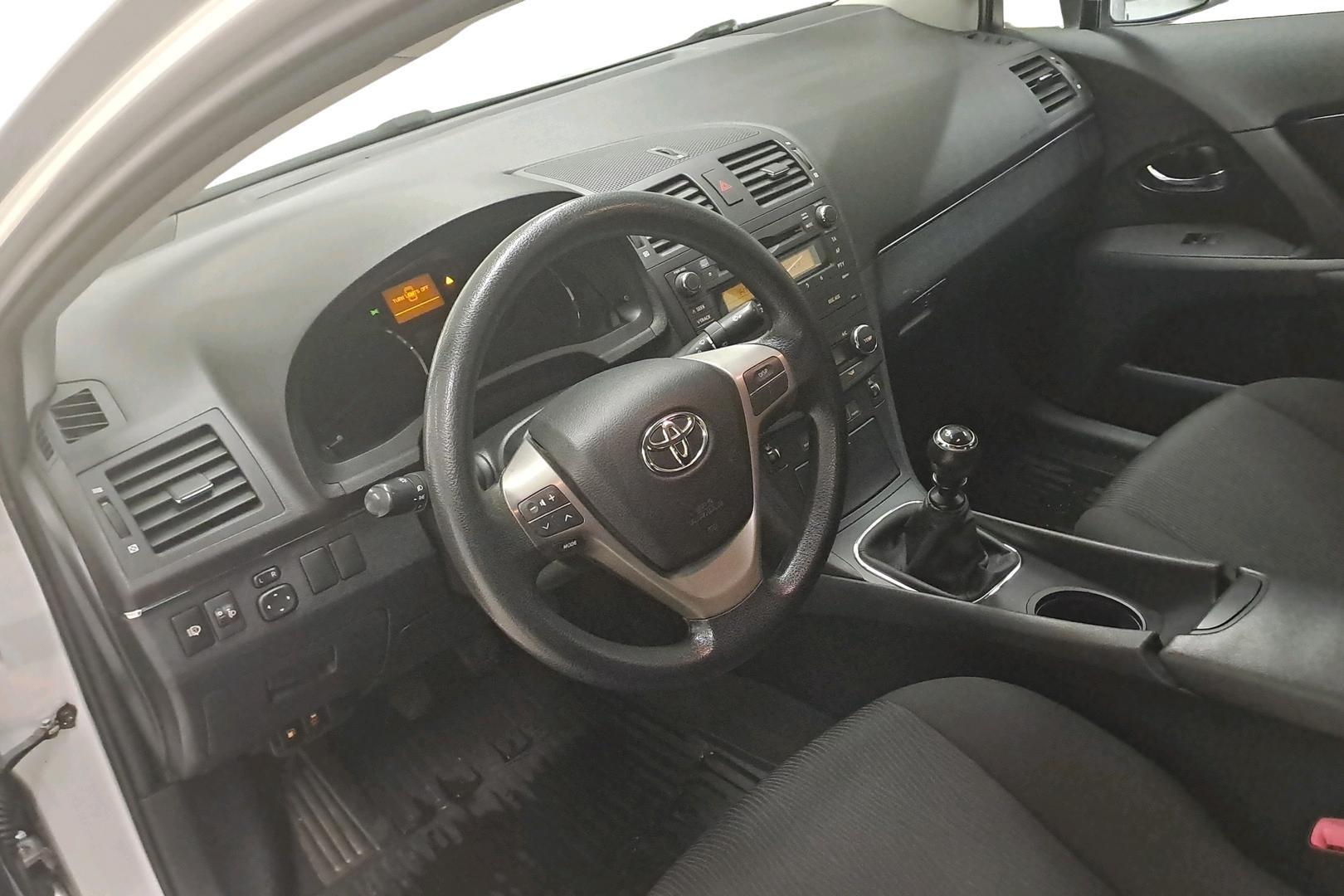 Toyota Avensis 2010