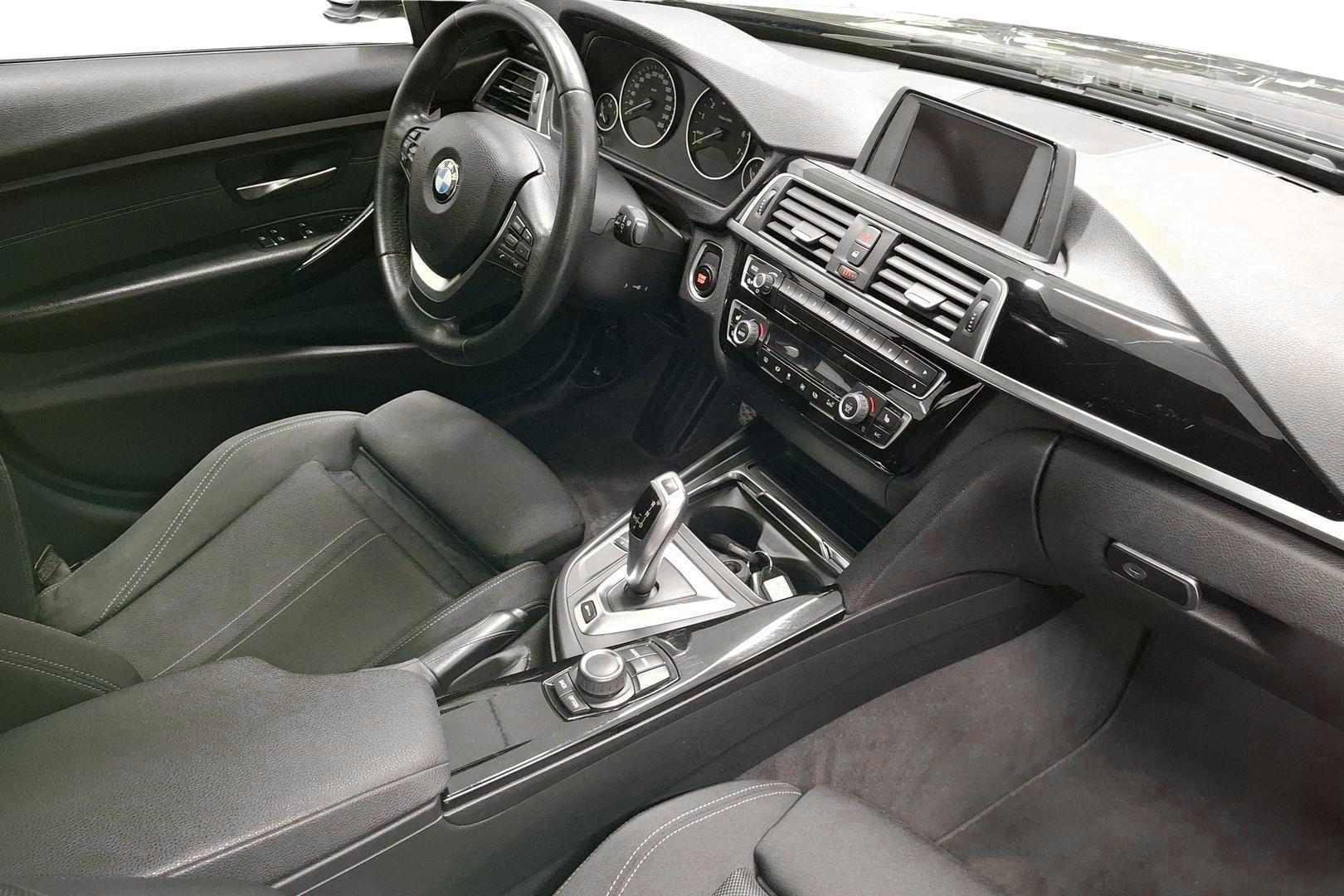 BMW 330 2016
