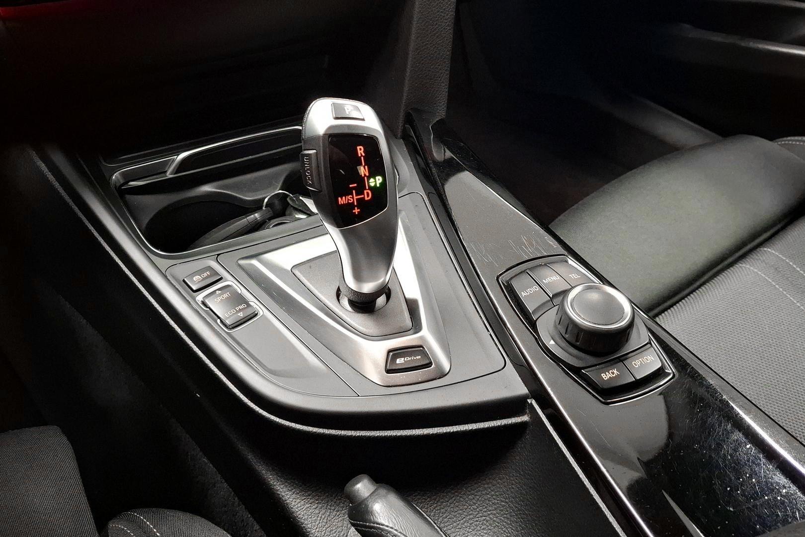 BMW 330 2016
