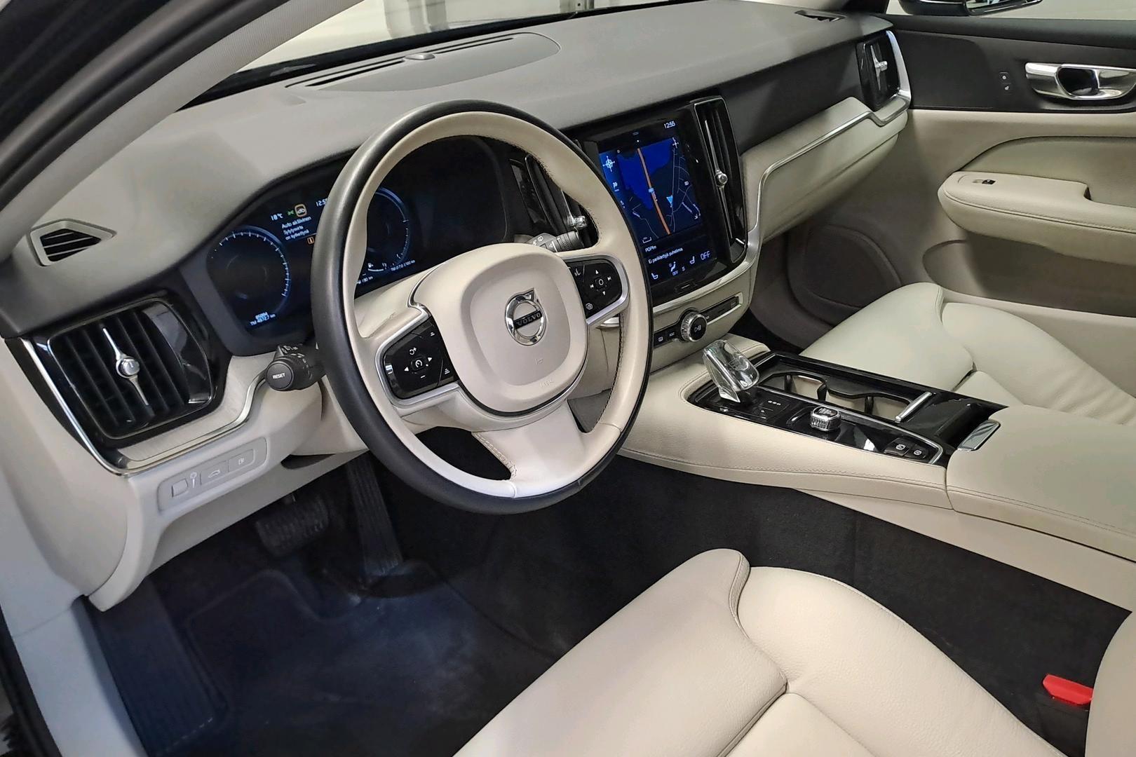 Volvo V60 2022
