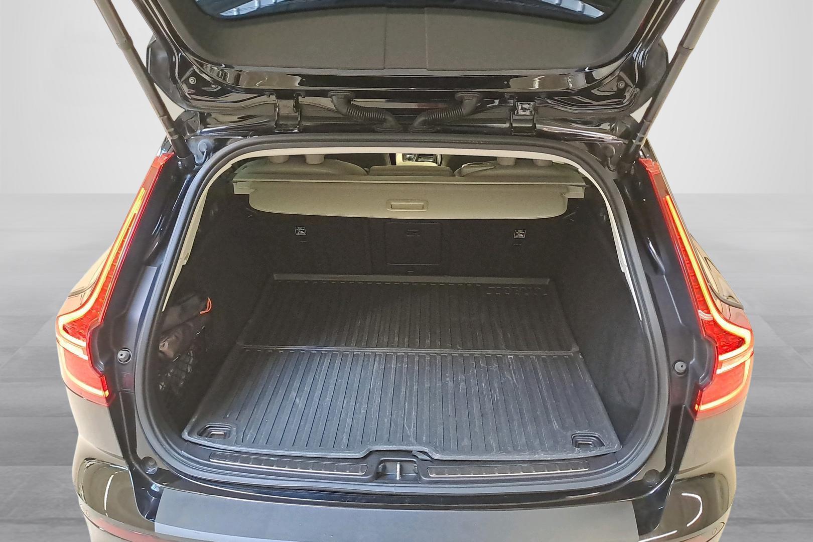 Volvo V60 2022