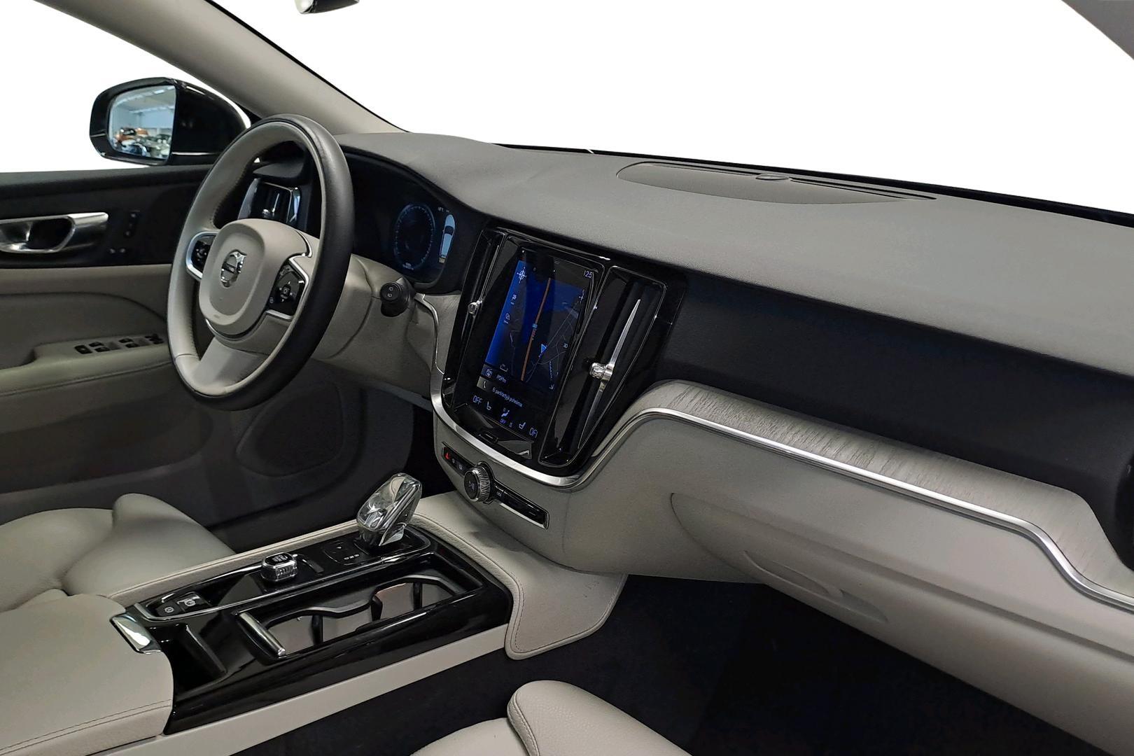 Volvo V60 2022