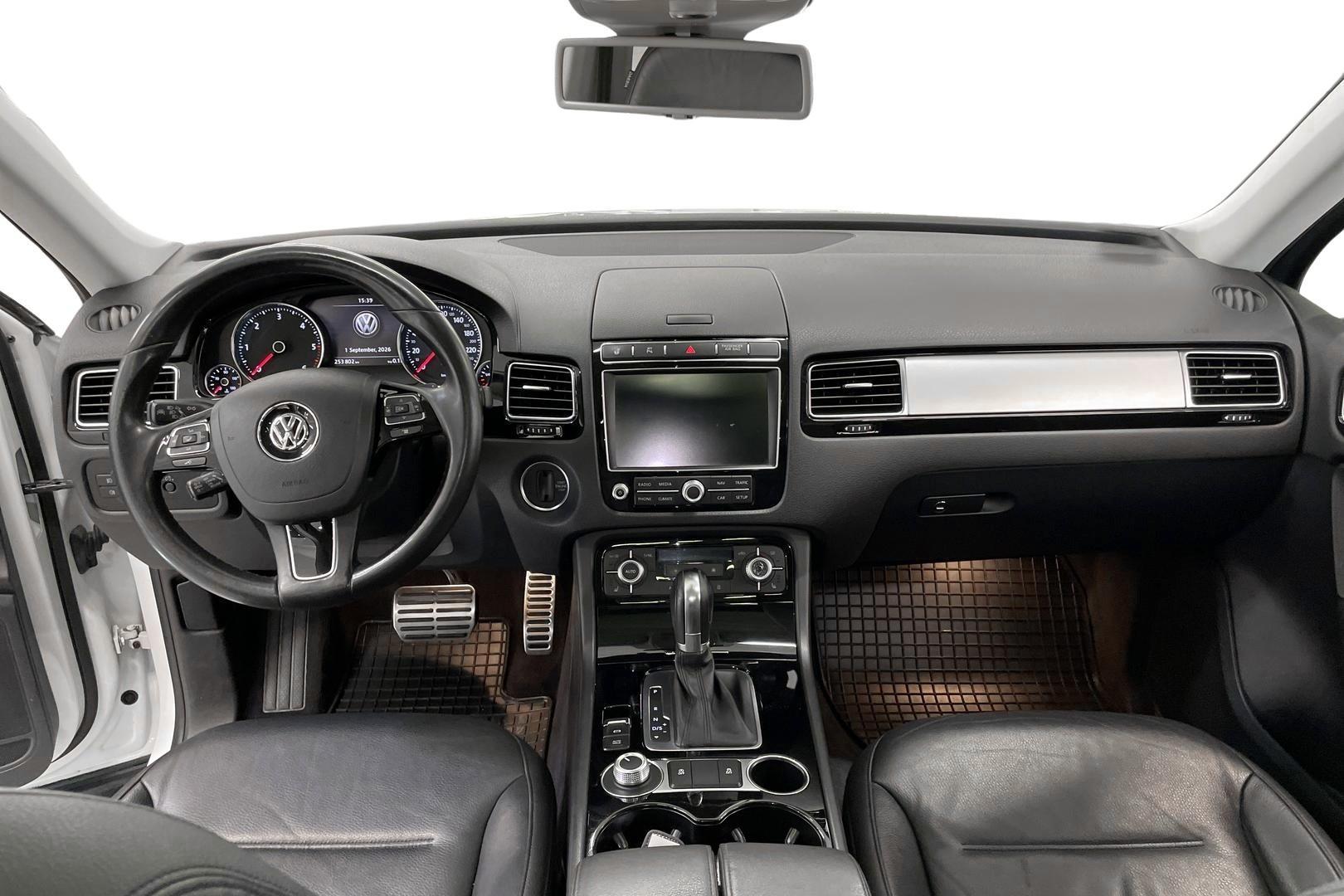 VOLKSWAGEN TOUAREG 10