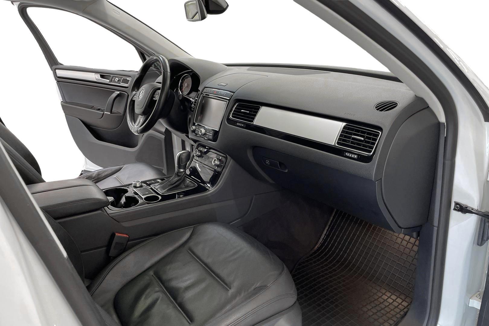 VOLKSWAGEN TOUAREG 14