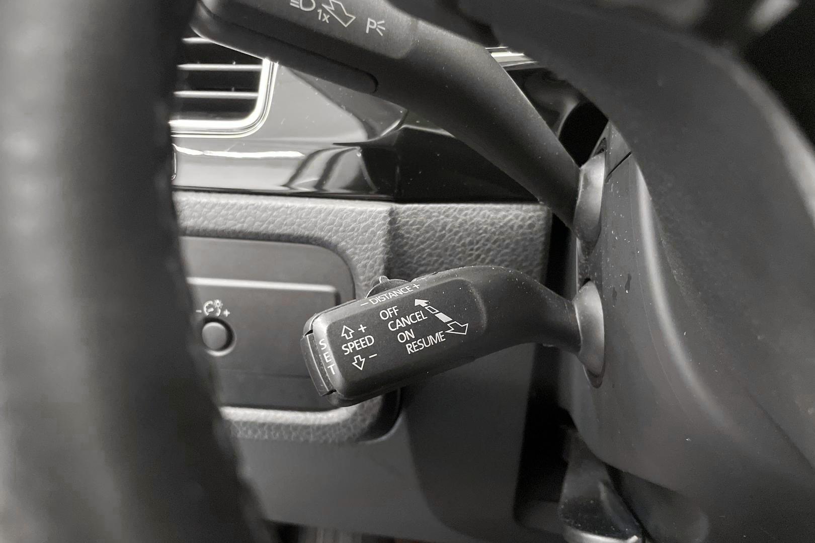 VOLKSWAGEN TOUAREG 19