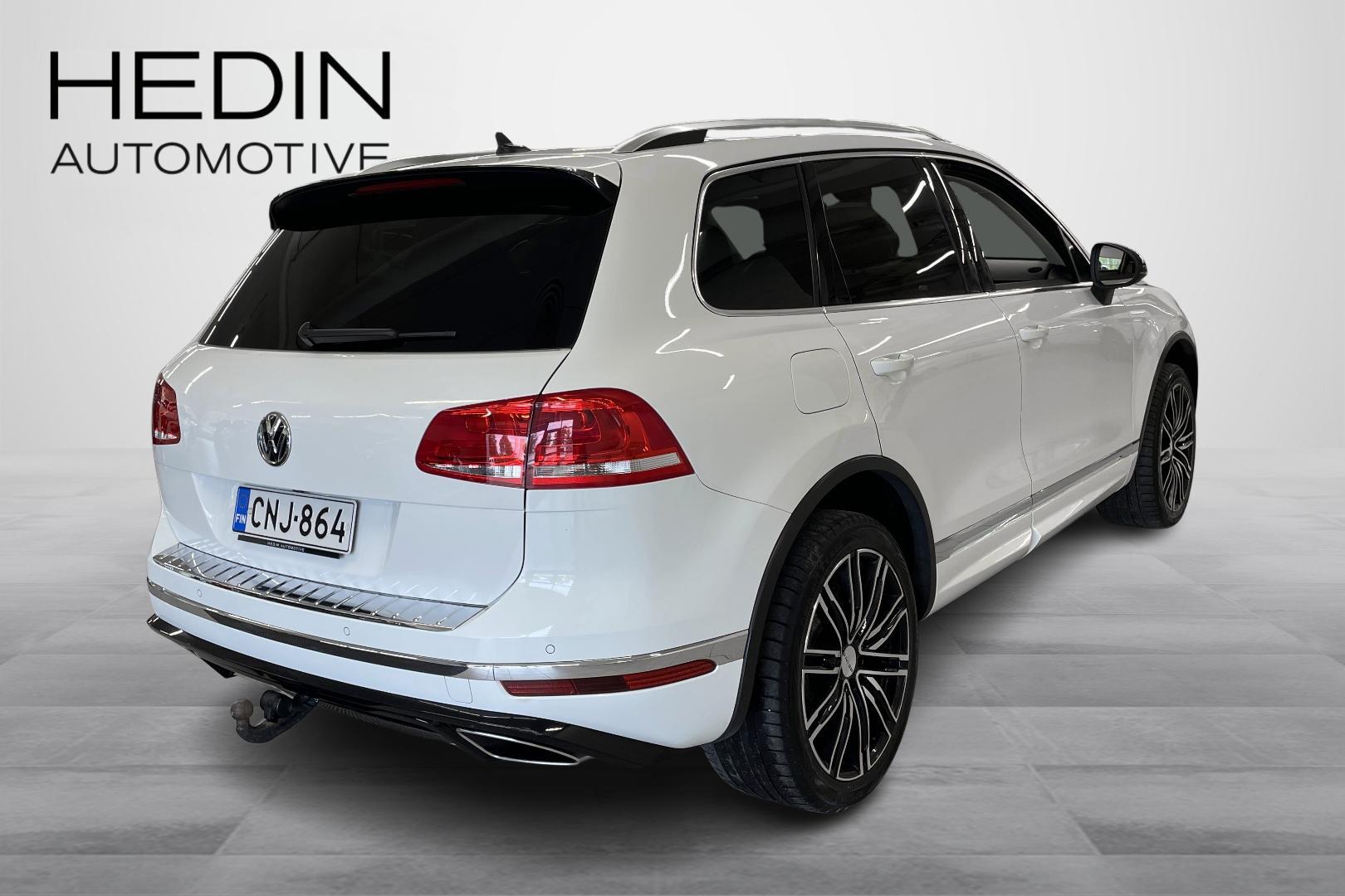 VOLKSWAGEN TOUAREG 3