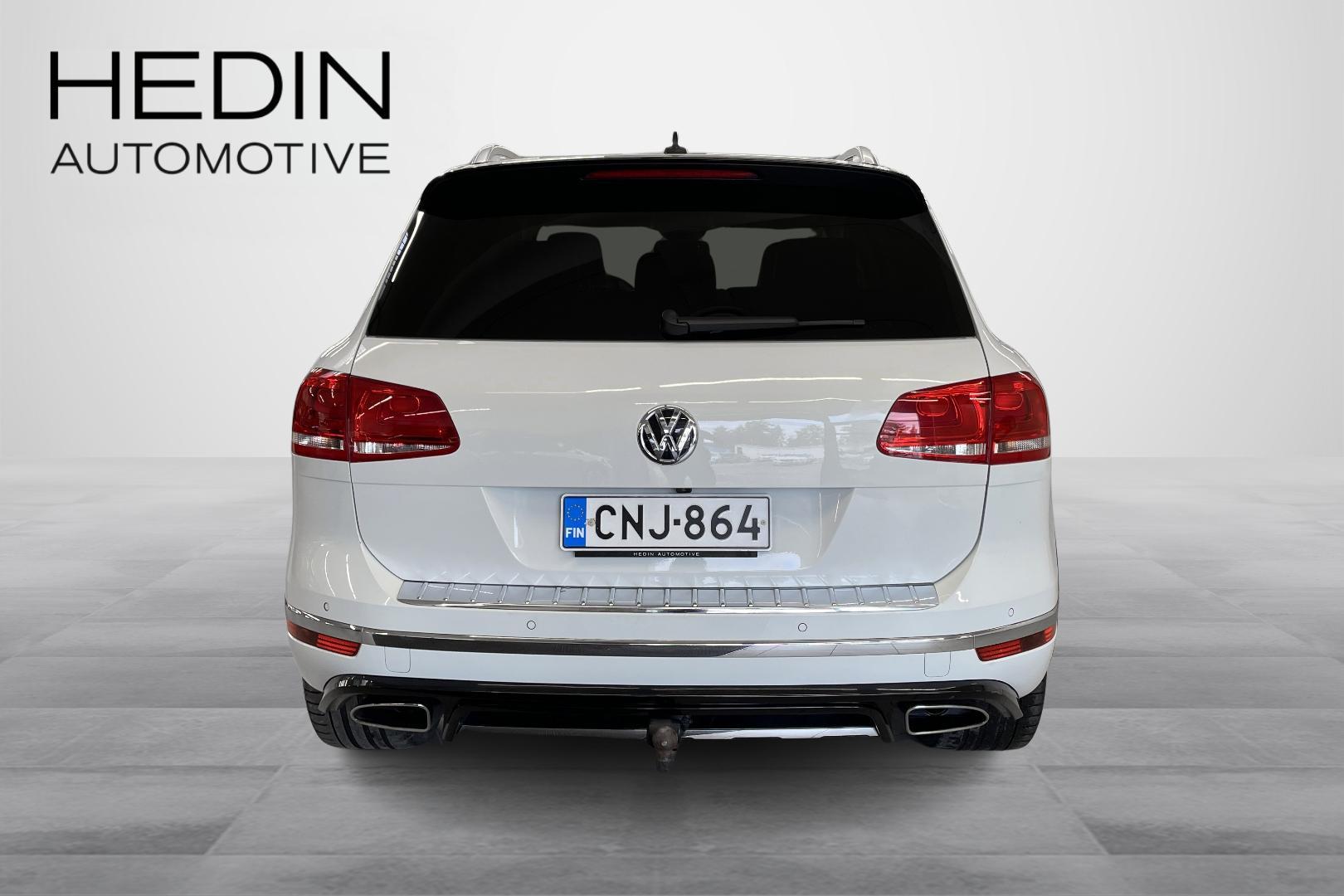 VOLKSWAGEN TOUAREG 4