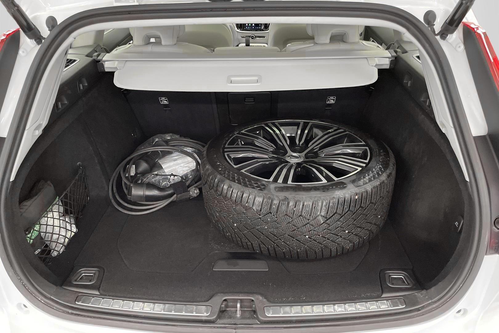 VOLVO V60 2023