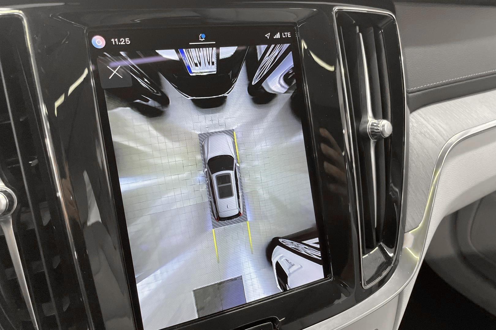 VOLVO V60 2023