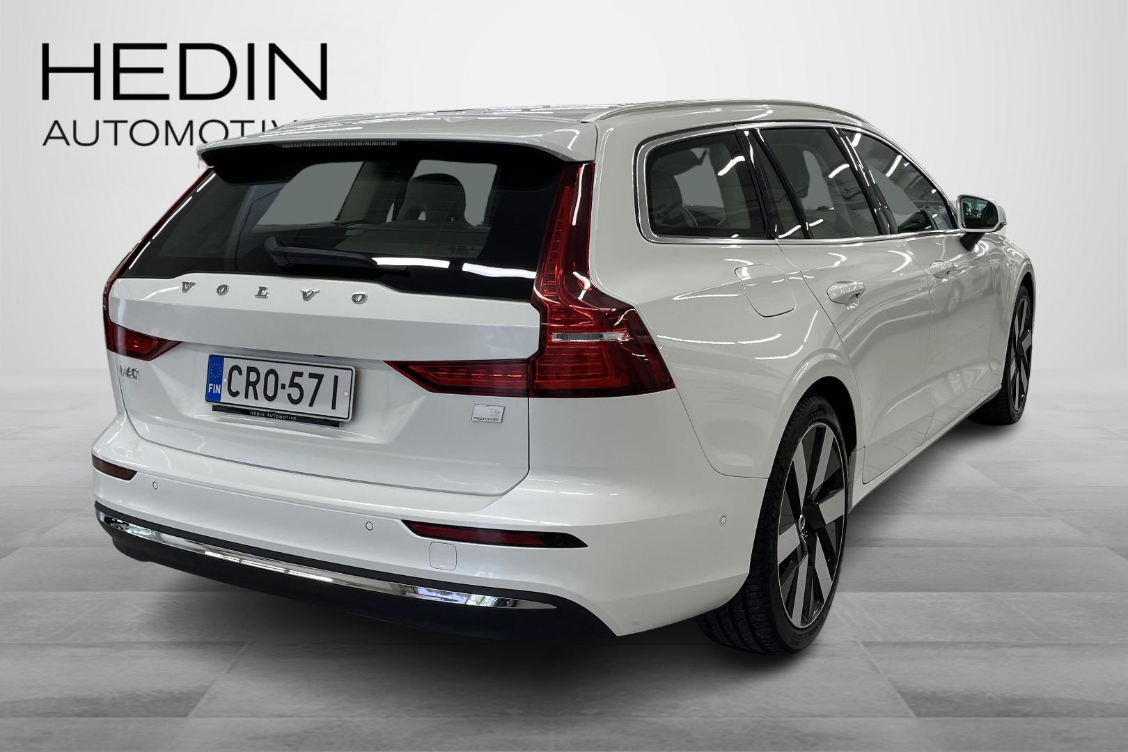 VOLVO V60 2023