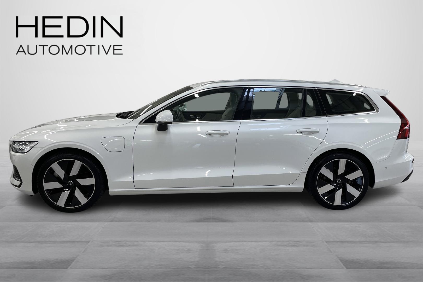 VOLVO V60 2023