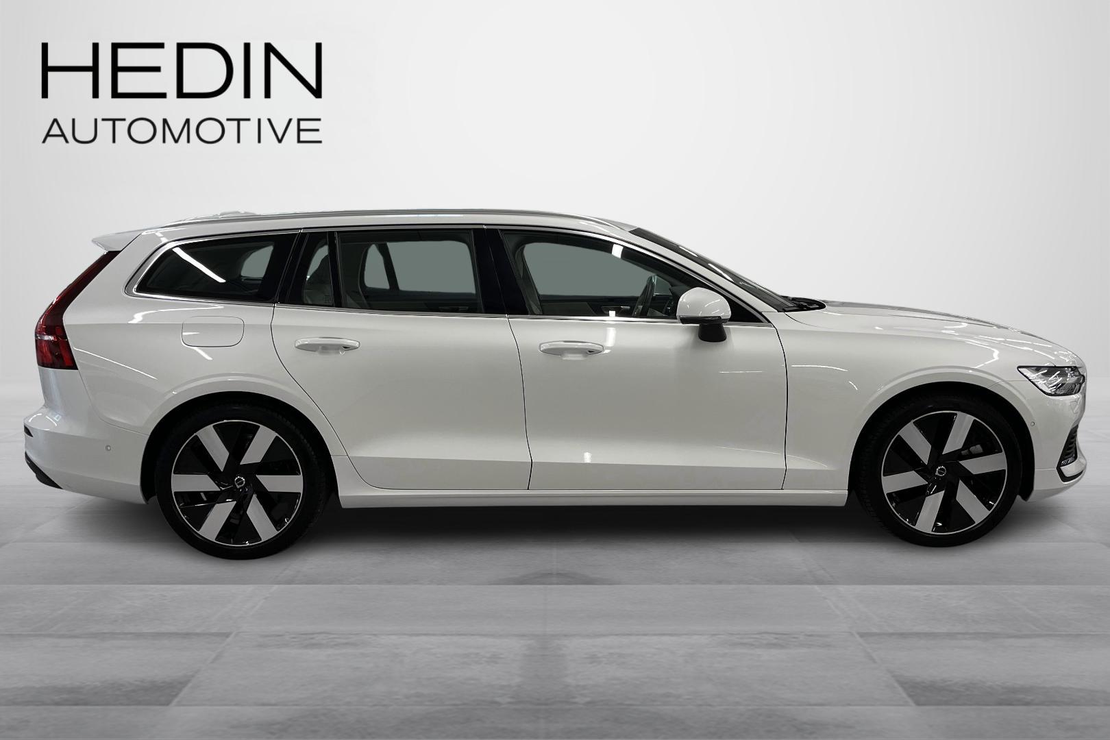 VOLVO V60 2023