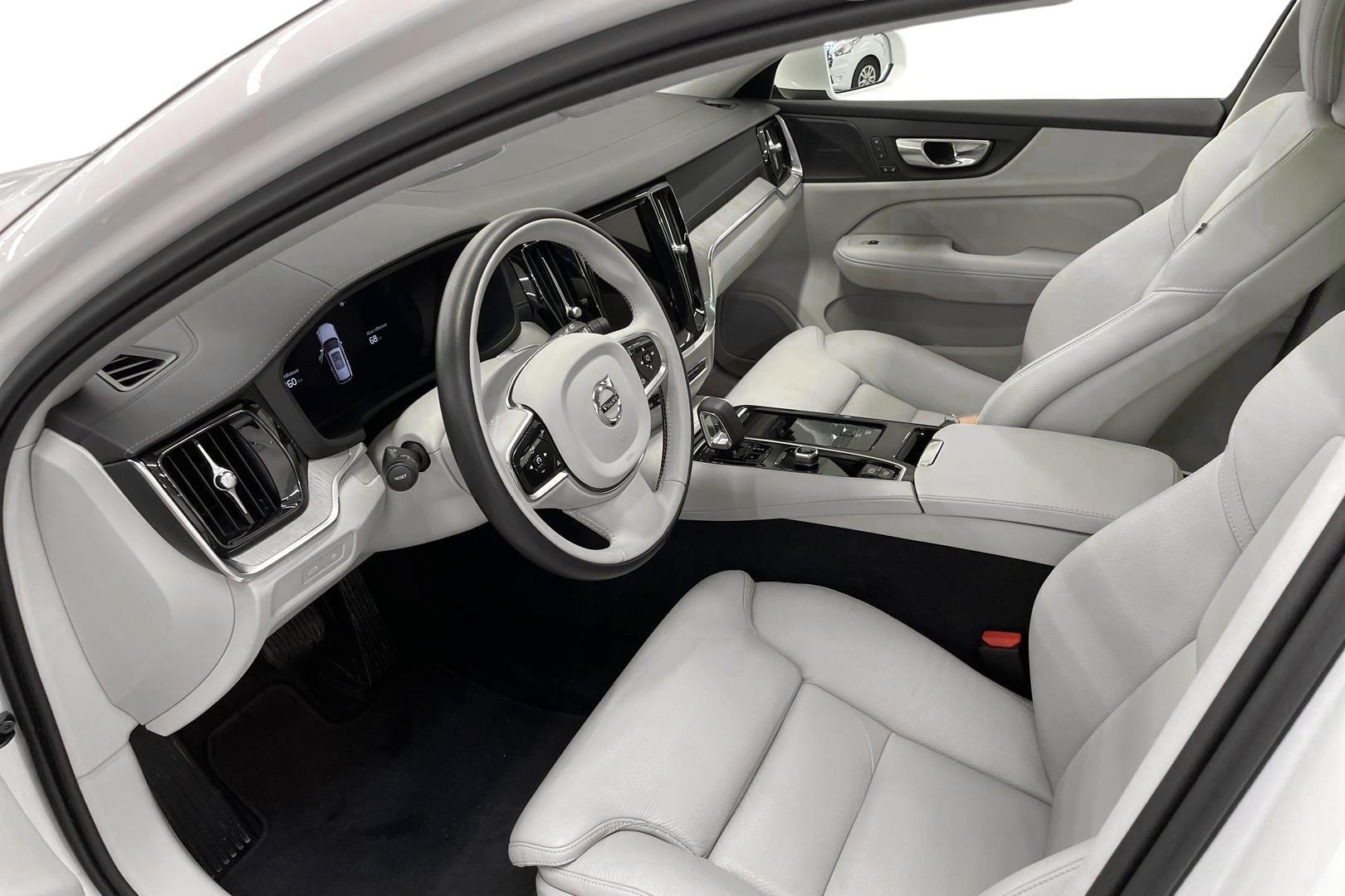 VOLVO V60 2023