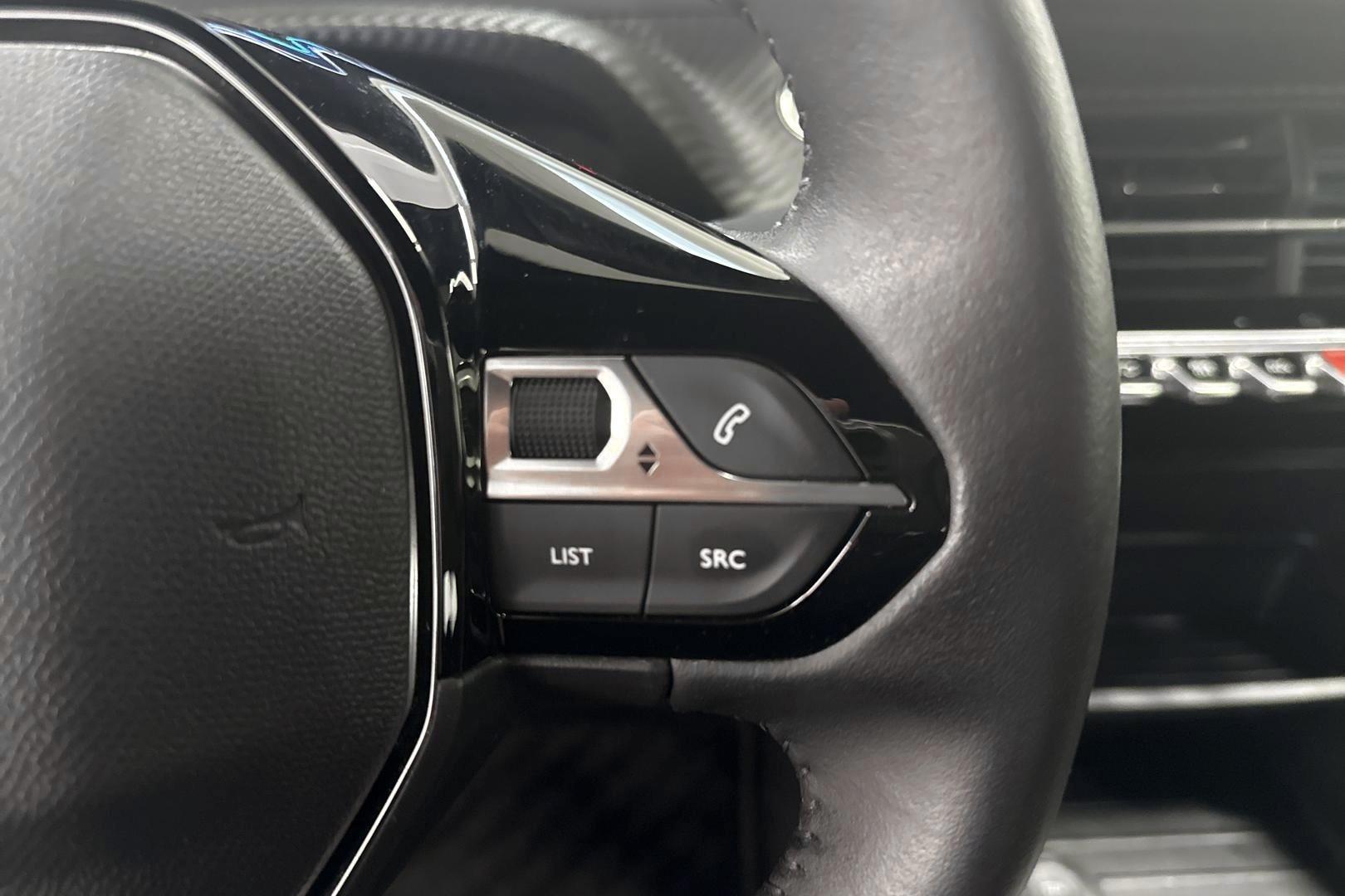 PEUGEOT e-2008 2023