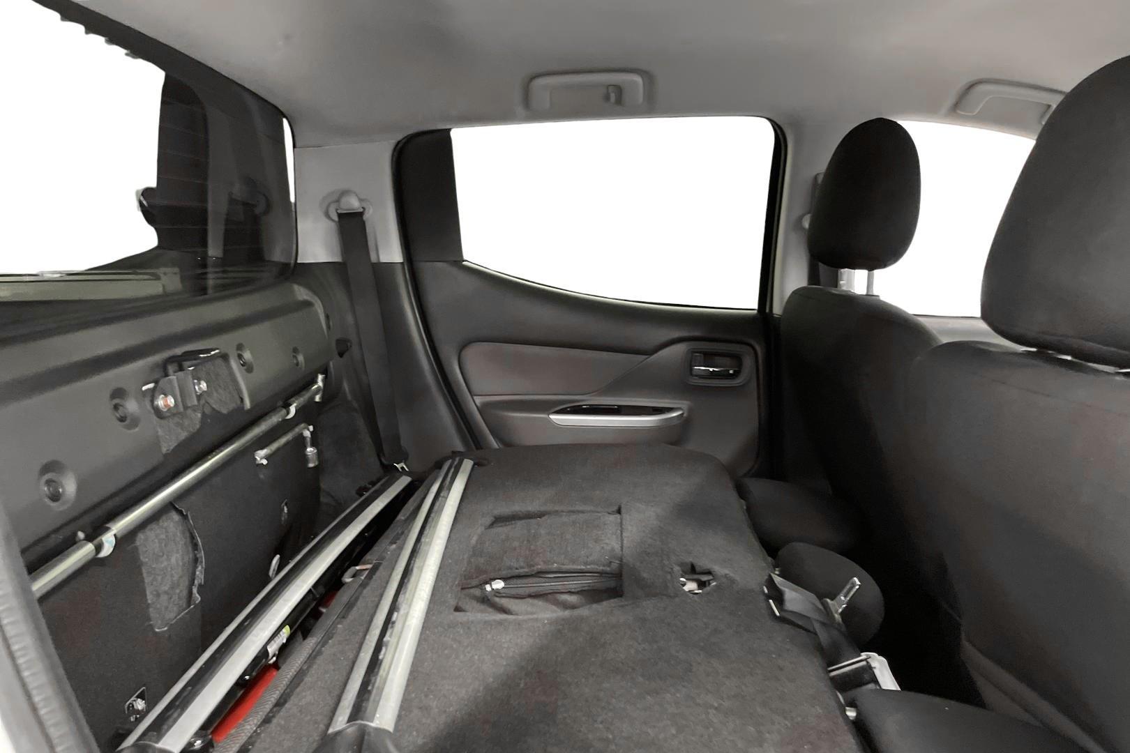 MITSUBISHI L200 2016