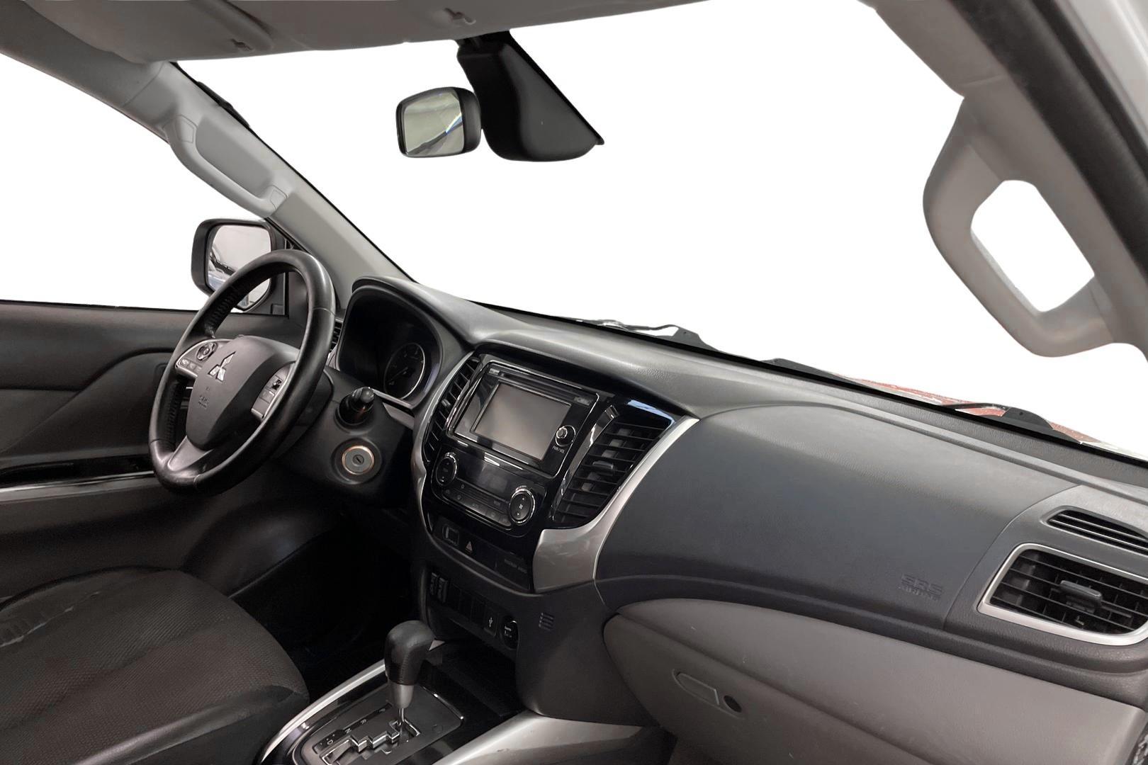 MITSUBISHI L200 2016