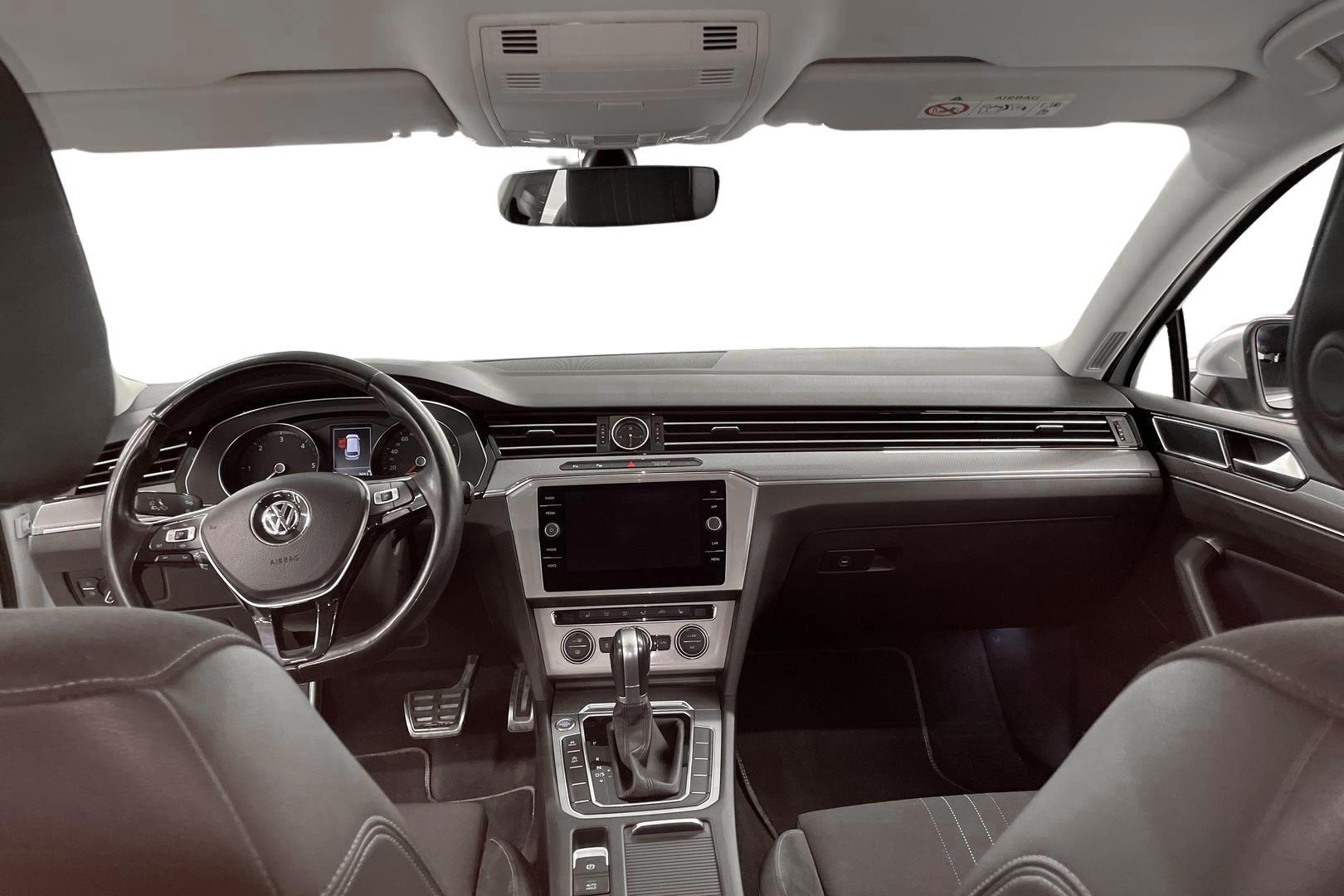 VOLKSWAGEN PASSAT 2019