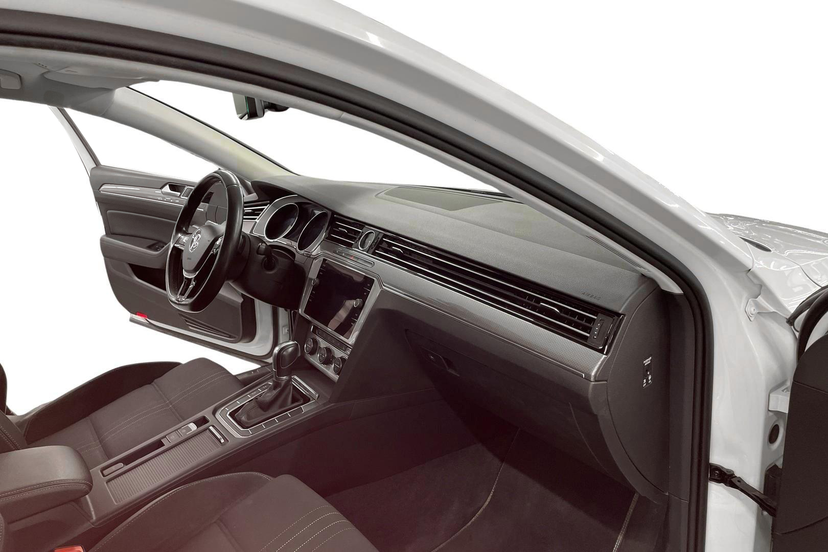 VOLKSWAGEN PASSAT 2019