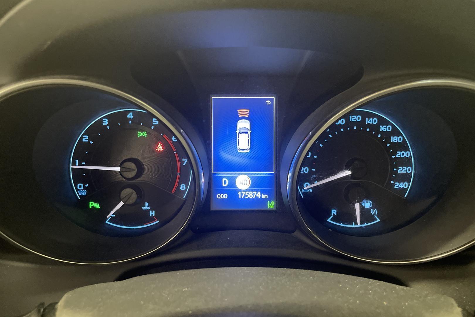 TOYOTA AURIS 2016