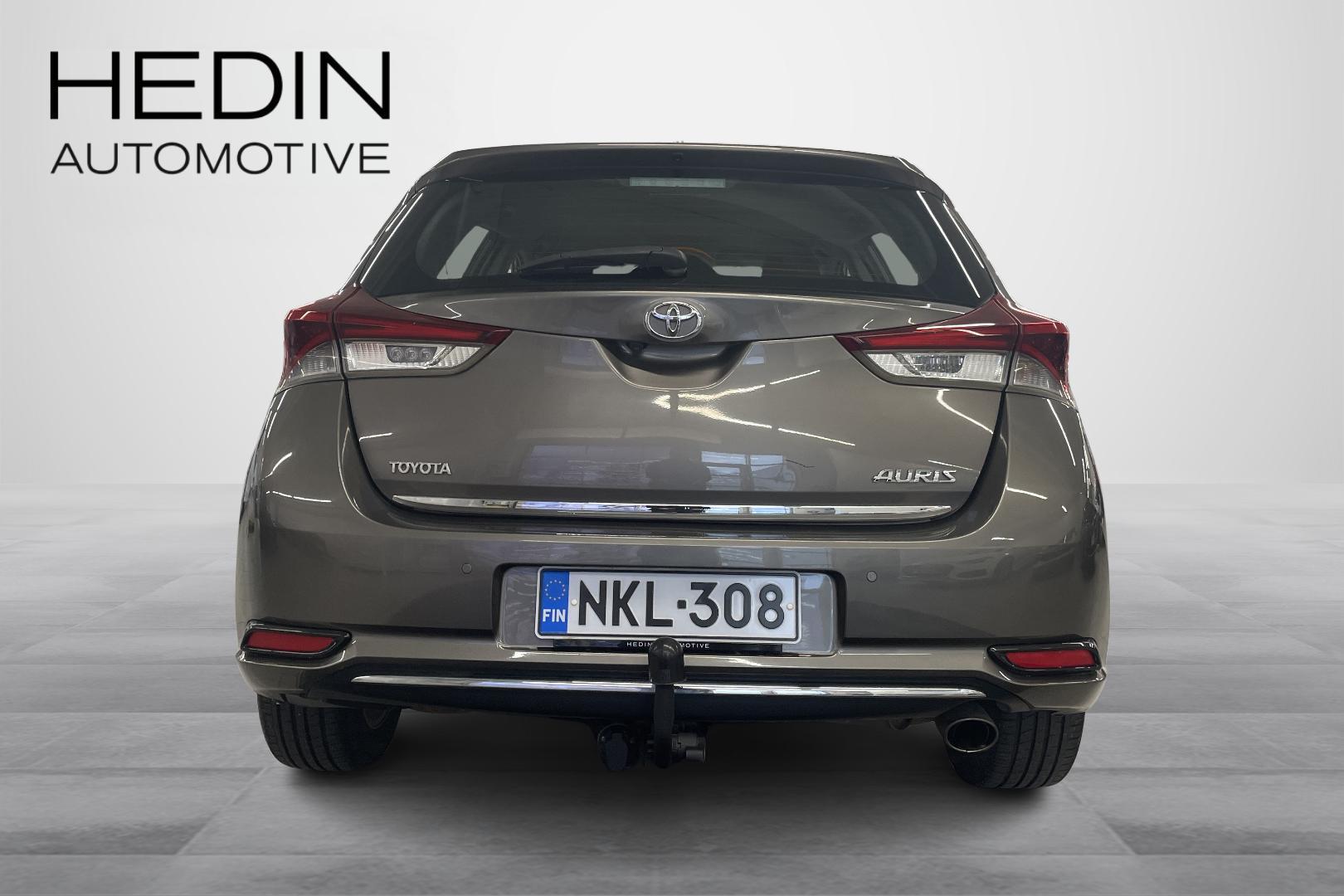 TOYOTA AURIS 2016