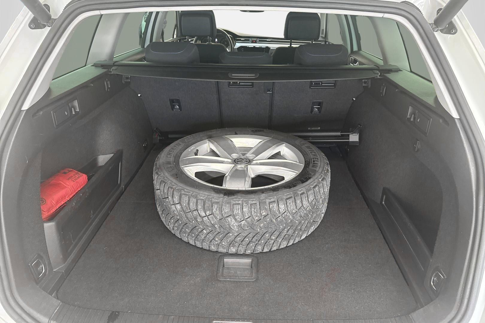 VOLKSWAGEN PASSAT 2019