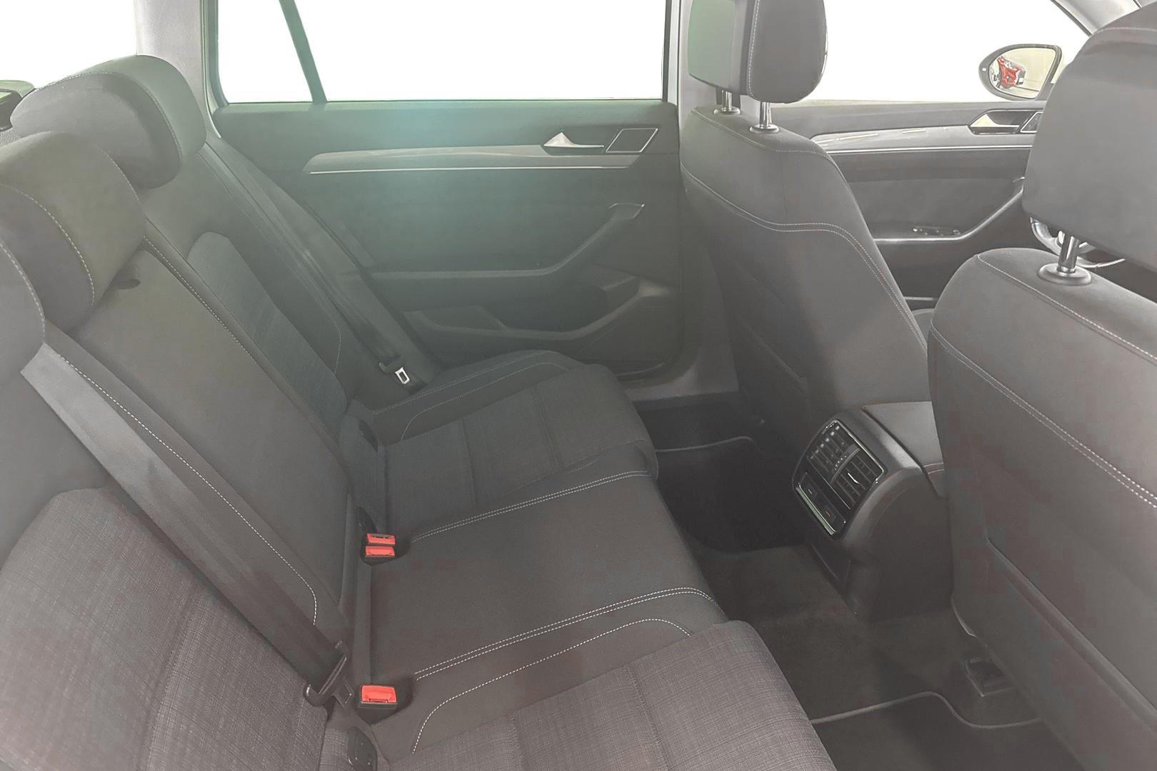 VOLKSWAGEN PASSAT 2019