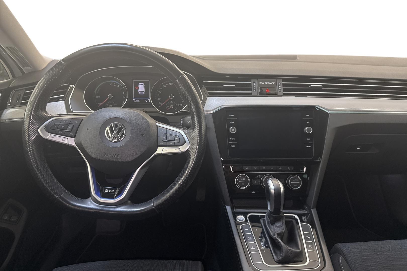 VOLKSWAGEN PASSAT 2019