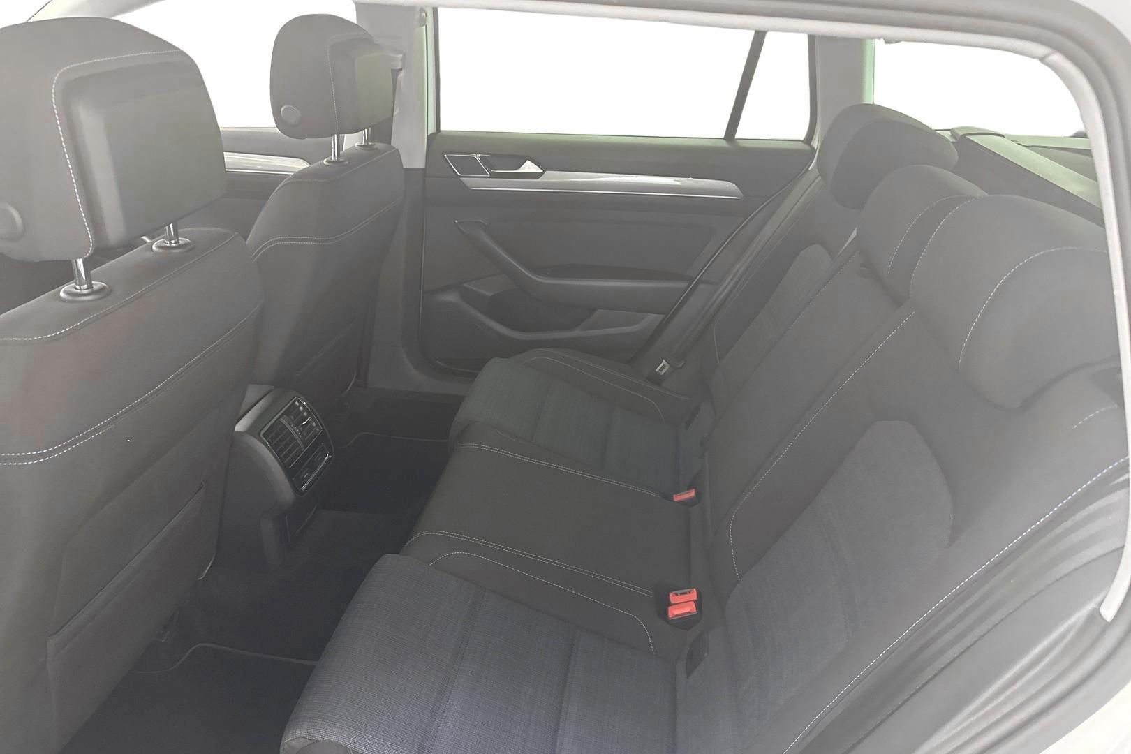 VOLKSWAGEN PASSAT 2019