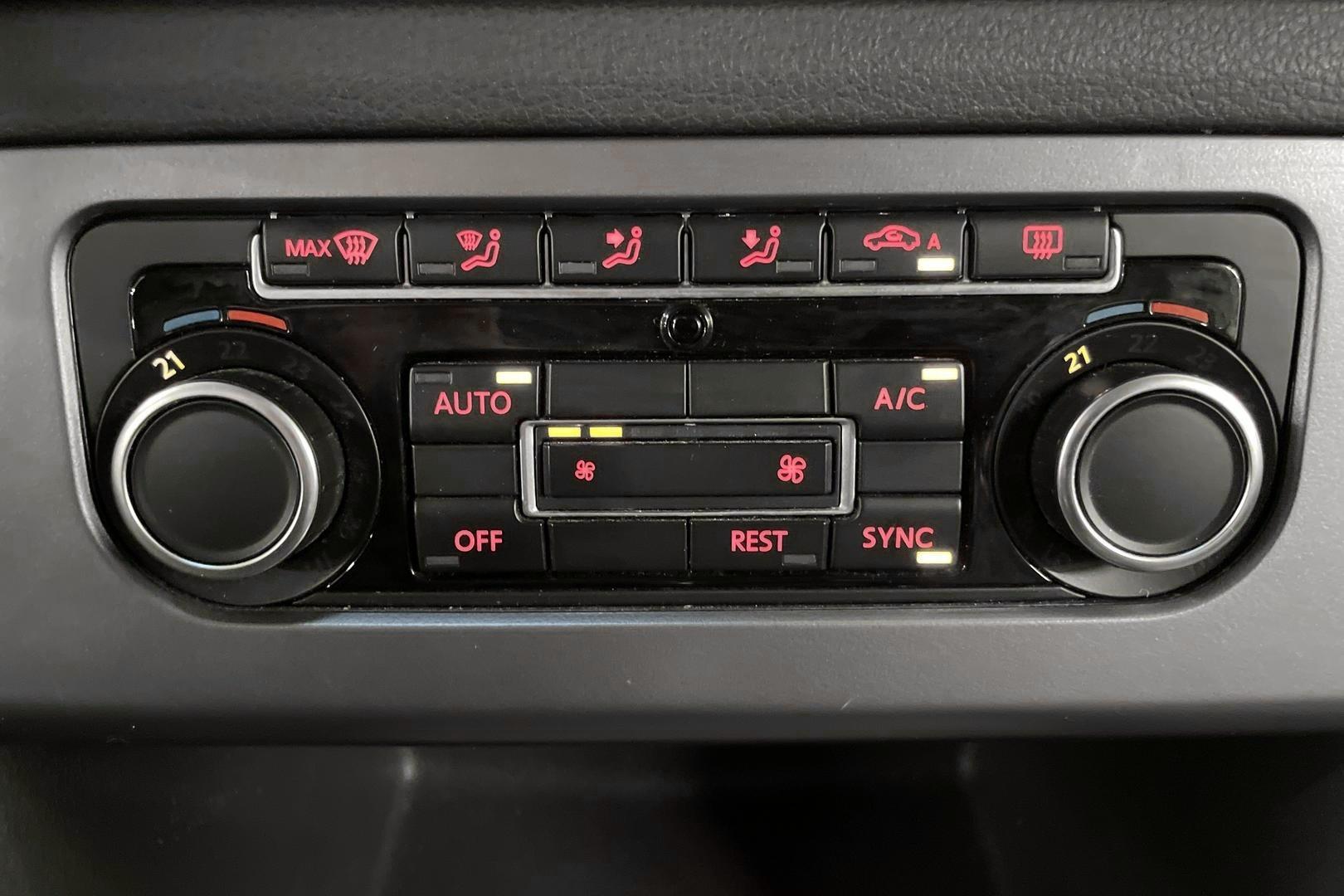 VOLKSWAGEN Amarok 2014